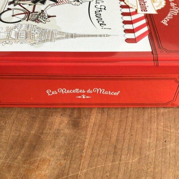 Set of 2 Paris France graphic themed French Biscuit metal Tins - Picture 3 of 13